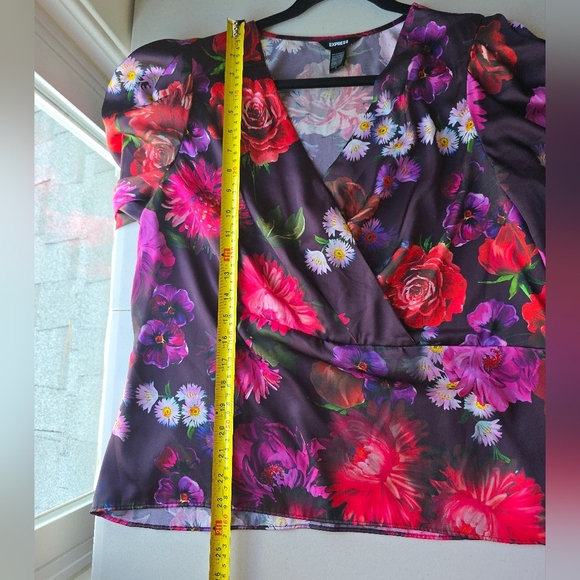 Express Purple Floral Blouse XL - Picture 8 of 10